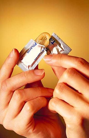 Jugendliche verhüten häufig mit Kondom.