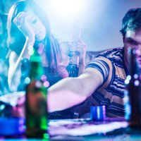 Teenager trinken u.a. Alkohol, um Problemen zu entfliehen.  (© Joshua Resnick - Fotolia.com)