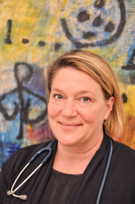 Medien/Dr Nida Afsar.jpg