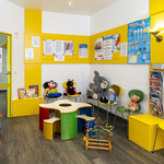 Wartezimmer gelb
