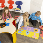 Kinder in Wartezimmer